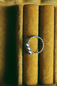 Twisted Bar Midi Ring